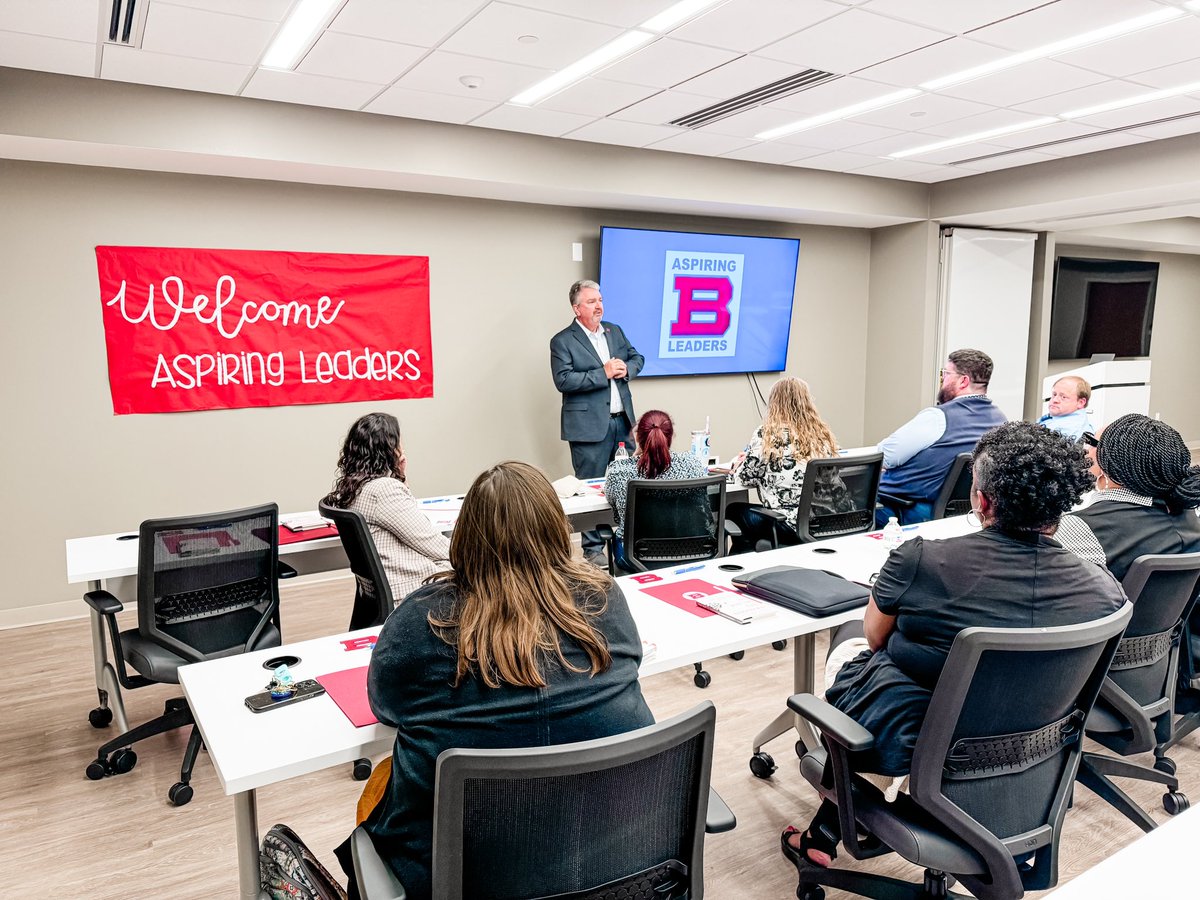 jiffer210's tweet photo. These are the faces of the future. The Aspiring Leaders cohort had their first meeting last night, and it was inspirational. I can’t wait to learn beside these future leaders. #BCSAspiringLeaders #NoplaceidratherB https://t.co/BoG1Ws4uTx