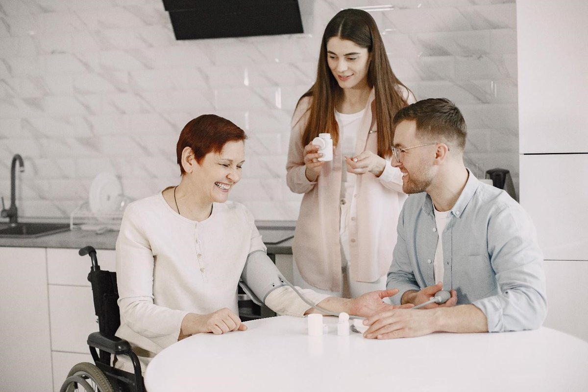 6 ottobre 2024 -Giornata Europea dei Caregiver
In merito a questo, è nato il progetto Erasmus+ NEXUS, di cui INRCA è partner,  rivolto soprattutto ai giovani caregiver.  Info:#nexusproject #youngcarers #anzianiconbisognodiassistenza #nonni
Fonte: prostooleh su Freepik