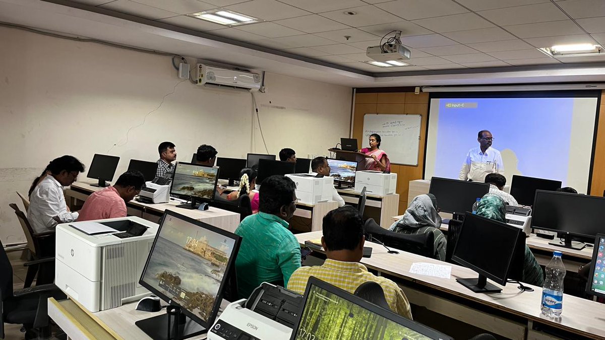 IGRKarnataka's tweet photo. ದಿನಾಂಕ: 04.10.2024ರಂದು ಶುಕ್ರವಾರ(6th Batch) ನೋಂದಣಿ ಮತ್ತು ಮುದ್ರಾಂಕ ಇಲಾಖೆಯ ಪ್ರಥಮ  ಮತ್ತು ದ್ವಿತೀಯ ದರ್ಜೆ ಸಹಾಯಕರಿಗೆ REFRESHER TRAINING-2 ತರಬೇತಿಯನ್ನು ಹಮ್ಮಿಕೊಳ್ಳಲಾಗಿತ್ತು @prabhakar_hl @krishnabgowda https://t.co/Cg53XN2W9f