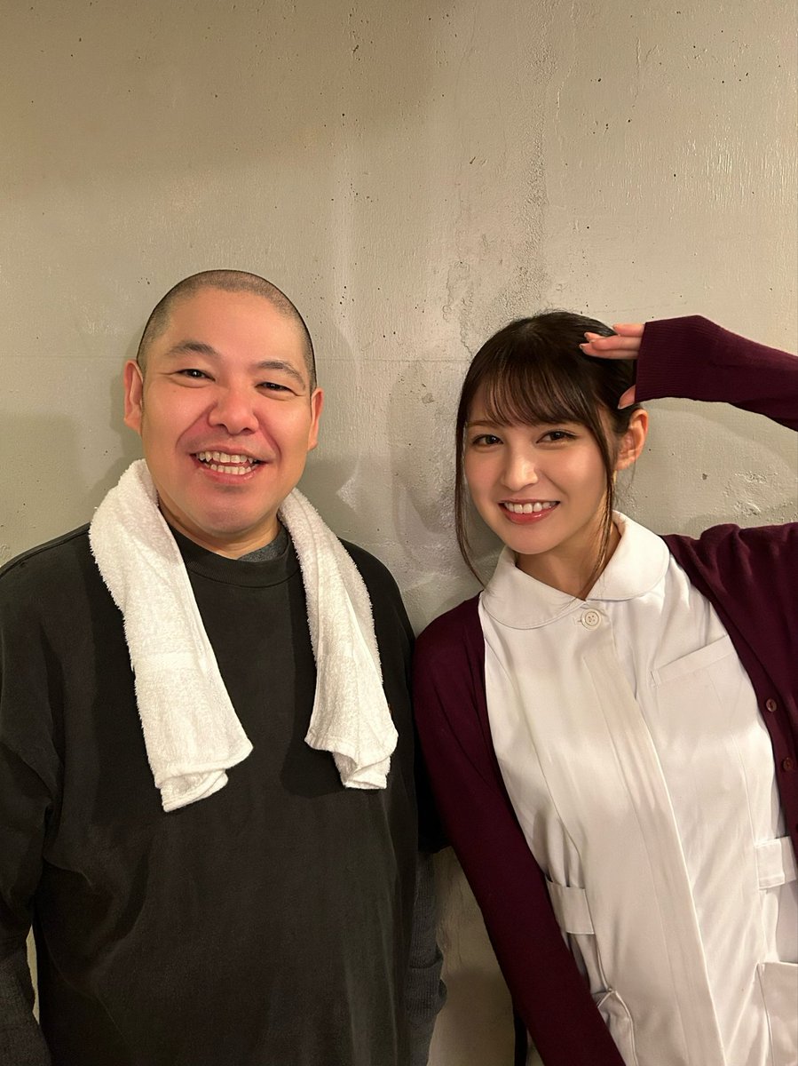 kojina_yui27's tweet photo. #ぶっ壊2024 3日目マチソワ公演ありがとうございました◎

今日のマチソワ間には、私のファンの皆さんから演者さんみんなにカレーの差し入れが🍛
みんな喜んで食べてましたよ･゜ﾟ･*
嬉しい差し入れをありがとー！

写真は癒しの三瓶さんと、実はアペロールスプリッツで共演していた和田さんと☺️🍹 https://t.co/Nas3KWlSqy