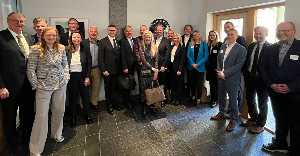 The board of the Confederation of Icelandic Enterprise visited the Embassy yesterday. They were introduced to the main functions of the Embassy and how the Embassy organises its work in protecting Iceland's interests in the EEA cooperation.

We thank you for the visit!👏🏼