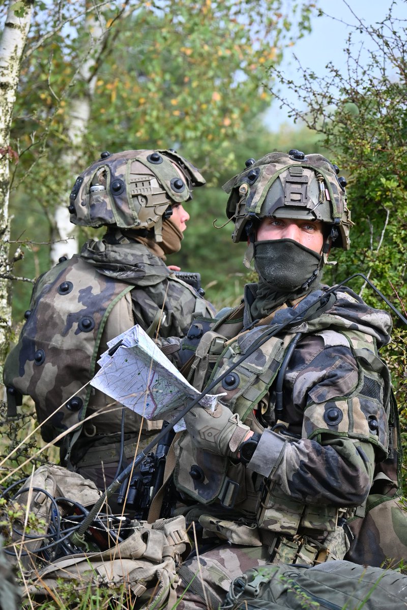 7e_brig_blindee's tweet image. Visite auprès de nos diables rouges au @CENTACOfficiel 🔥
Face aux dragons du @5eDragons, le @152eRI poursuit sa #PrépaOps en prévision de ses futures projections.
#ToujoursetPartout #ALaHauteur