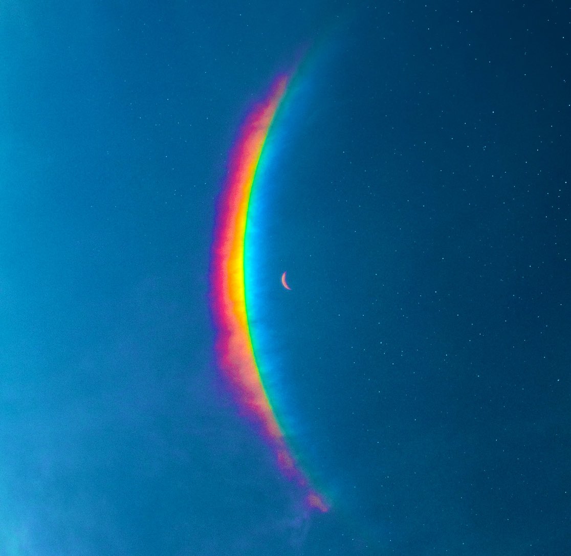 Coldplaykind's tweet photo. My top 3 from Moon Music so far: 
- Moon music
- JUPiTER
- All my love

What’s yours? https://t.co/Fi4DXkJ6GO