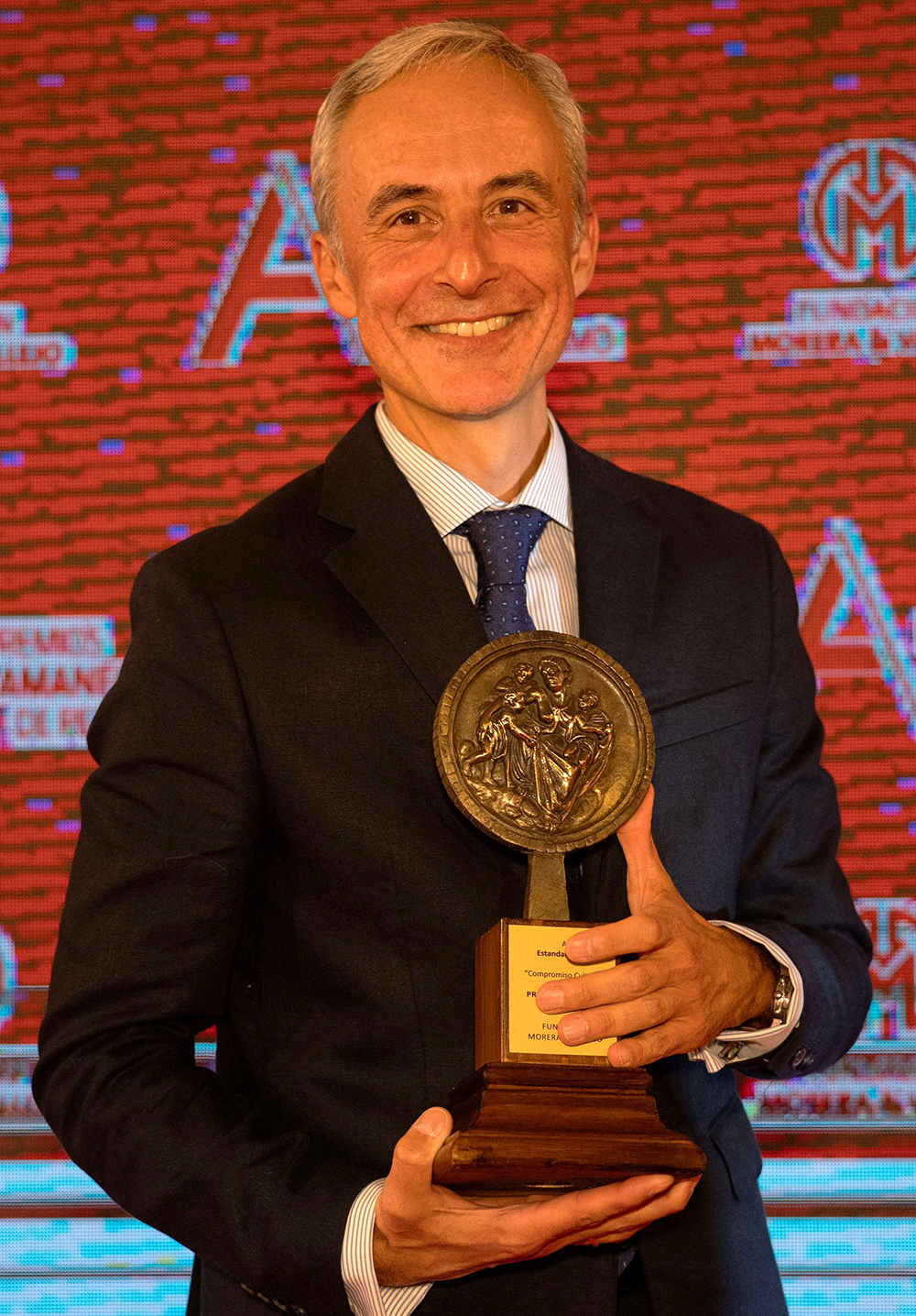 Jorge Segado recibe el Premio Amanecer de Periodismo