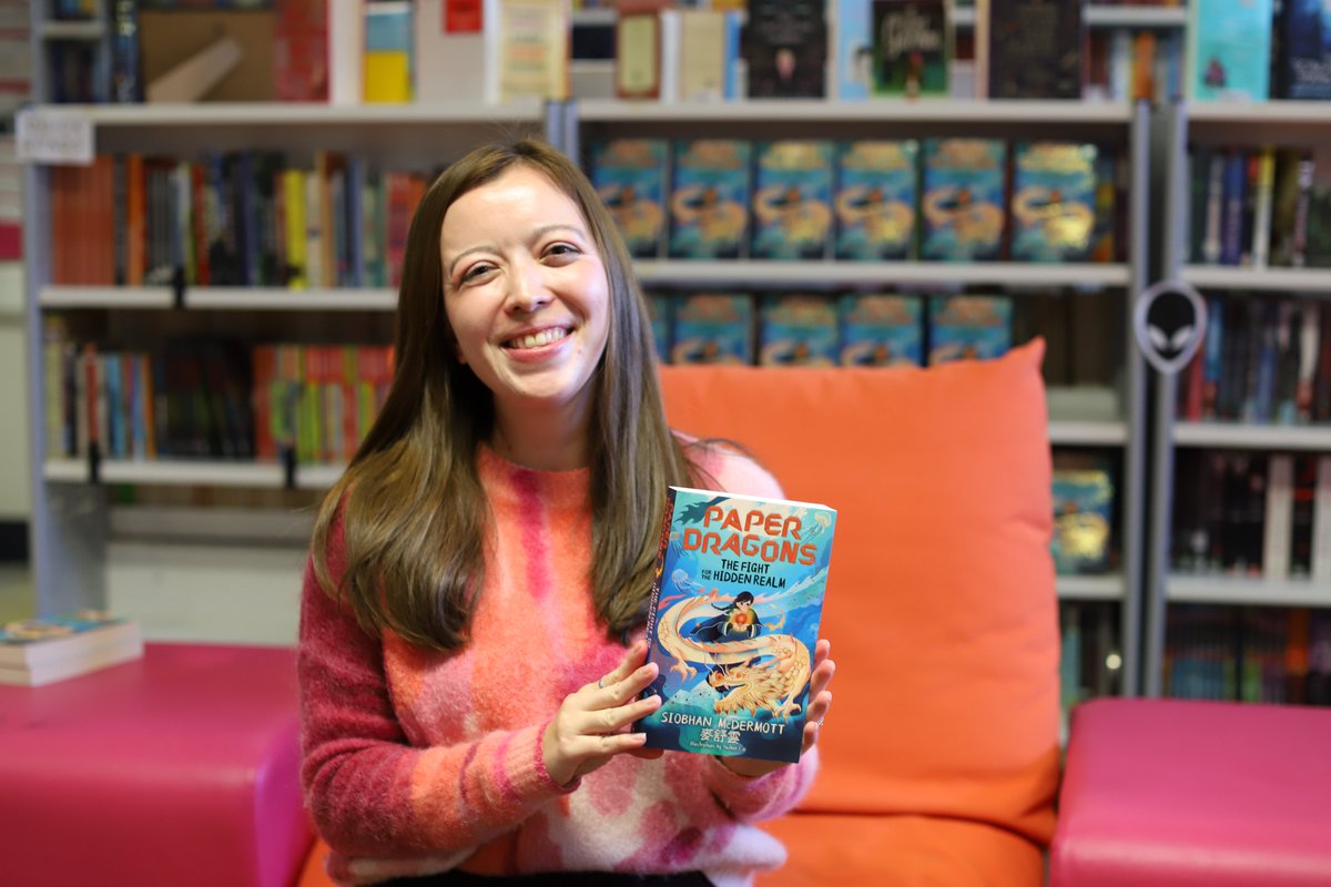 AMSI Library (@amsi_library) on Twitter photo LITFEST 24!🎉 For our final day of LitFest we had <a href="/SiobhanMcD91/">Siobhan McDermott (麥舒雲)</a> come in to work with our Y7s. Our Y7s had a fantastic time mixing different mythologies to create their own stories. Thank you so much for inspiring our newest students!📚🖊️🐉
<a href="/AMSI_school/">Arts & Media School Islington</a>  #PaperDragons LITFEST 24!🎉 For our final day of LitFest we had <a href="/SiobhanMcD91/">Siobhan McDermott (麥舒雲)</a> come in to work with our Y7s. Our Y7s had a fantastic time mixing different mythologies to create their own stories. Thank you so much for inspiring our newest students!📚🖊️🐉
<a href="/AMSI_school/">Arts & Media School Islington</a>  #PaperDragons