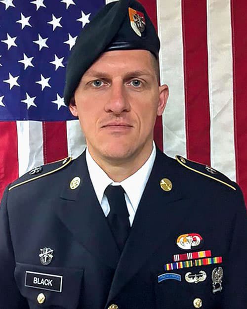 op_hawkeye's tweet photo. 10.4.2017 ~ SSG Bryan Black 🇺🇸

#OpHawkeyeRemembers #BryanBlack #3rdSFG #SOFmedic #PurpleHeart
#DeOppressoLiber

📜 https://t.co/eV5Vdwh3If
📜 https://t.co/GzkA78O3ed
📜 https://t.co/dxmMTU4rIT
📰 https://t.co/y3pcj00tRo
📰 https://t.co/8bHtj3WrlA
📕 https://t.co/s7GwmaRo24 https://t.co/apJHaTS6xx