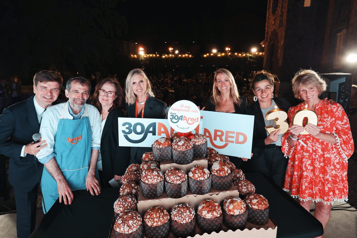 Bellesguard va acollir ahir l'acte del 30è aniversari de la Fundació Ared, on es van recaptar fons pel projecte 30x30: trenta beques de formació sociosanitària per a dones en risc de vulnerabilitat. Un honor haver-hi col·laborat. Per molts més anys junts, Ared! #LaNitdAred