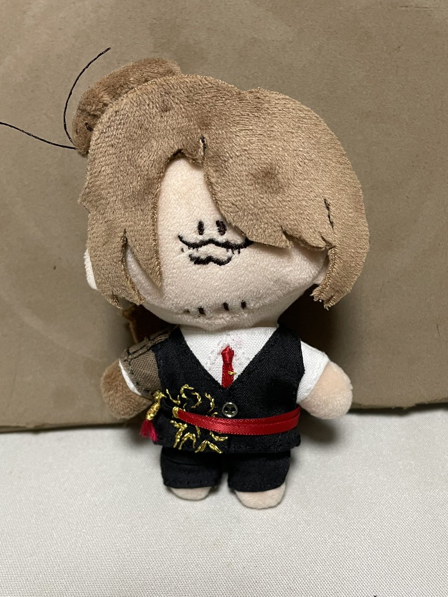 ひとまずリウグぬいは完成
おリボンだけ小さいスナップボタン見つけたら作り直そう
次はリウム完成させよう