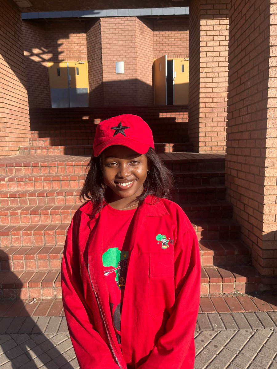 apb_effsc's tweet photo. Happy EFFSCUJ  Red Friday 📷📷 #effsc #Voteeffsc https://t.co/zJpG8Y48gD