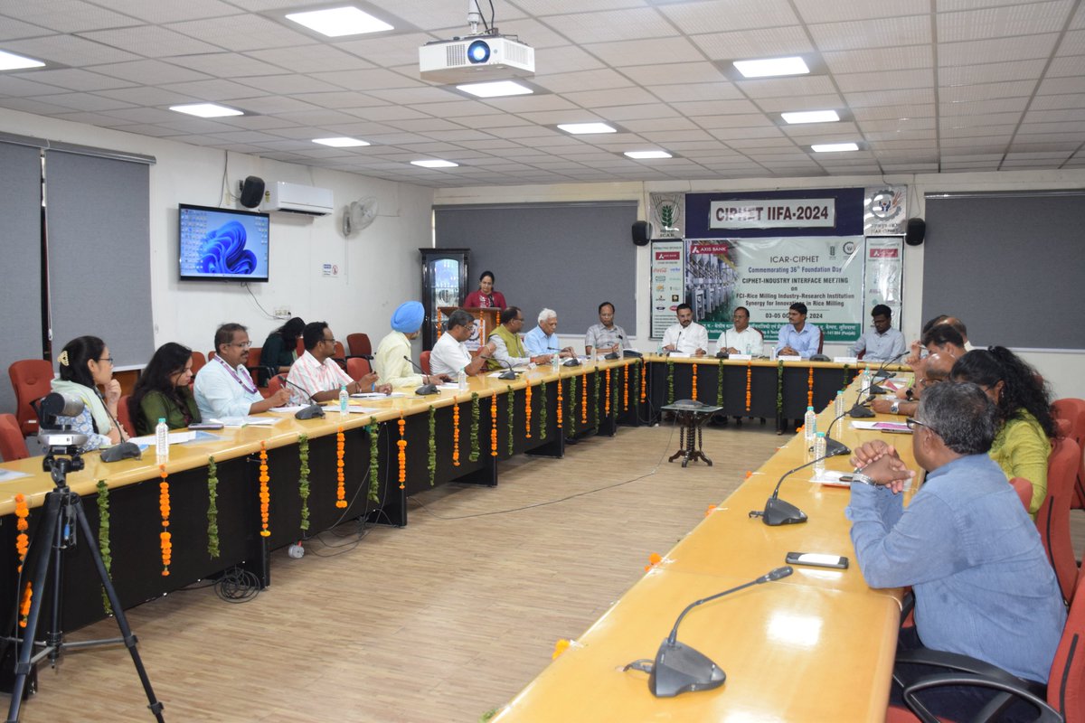 icarciphet's tweet image. ICAR-CIPHET hosts impactful sessions at IIFA-2024 on rice milling innovations, cotton processing, and FPO-driven sustainability. Industry leaders call for stronger research-industry synergy. #AgroProcessing #TextileTech #Sustainability #Innovation @icarindia