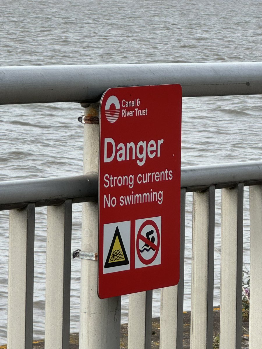 DrLucyHenshall's tweet image. Taking alone time outside to process the deeply affecting, hugely important talk by @drhareendesilva and Ella Rembacken. Thankyou for all you do.

Noticing the physical environment outside the venue - hammers home just how unsafe the journeys of our fellow humans can be
 #RCGPAC