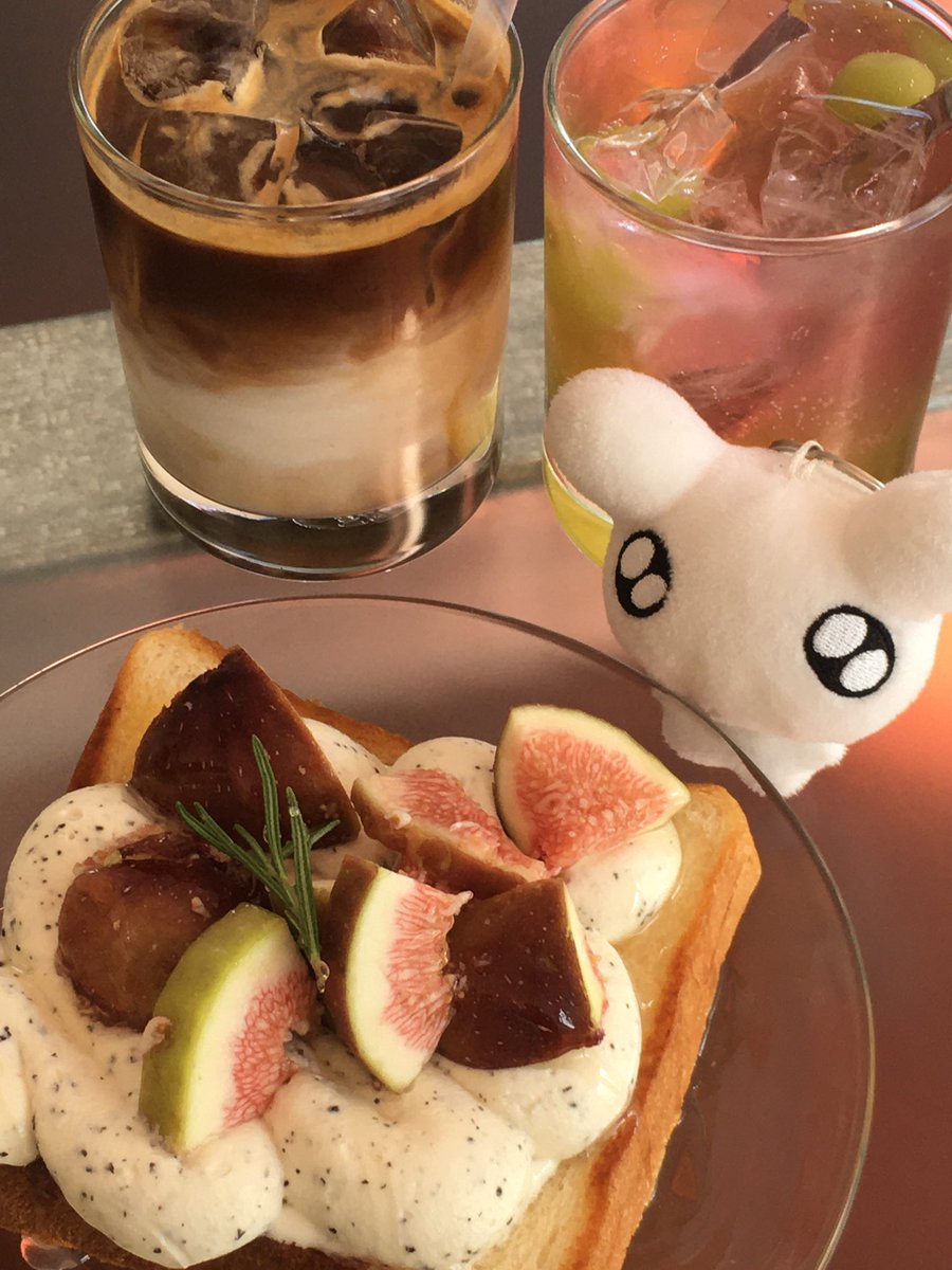 📍뚝섬 프레고클럽
📍성수 코트사이드

띵띵띵멍이 데리고 놀기 🐶🍀

#명재현을_위한_명품_맛집_왔다