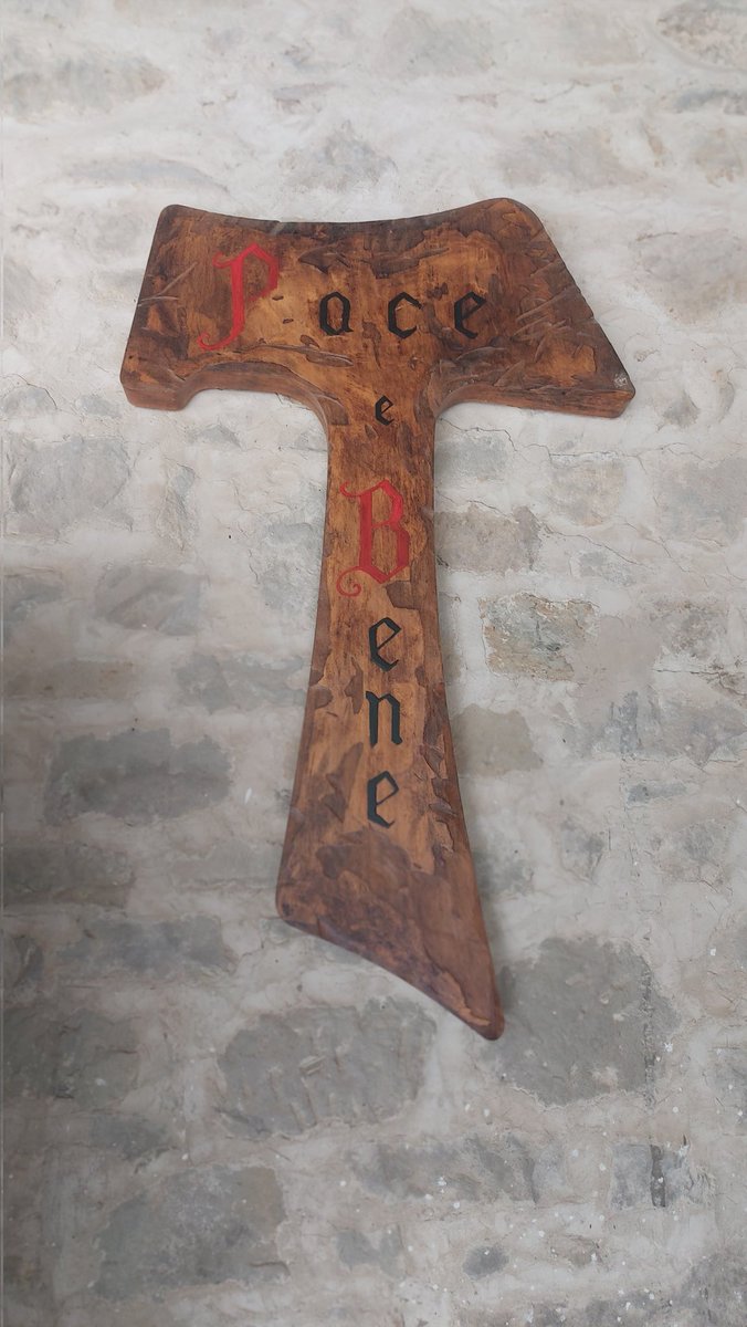 Vanno ricordate con #gratitudine le persone che ci hanno mostrato quali vette possa raggiungere l'umanità, portando pezzetti di cielo sulla terra, e elevando un po' di terra al cielo #sanfrancescodassisi