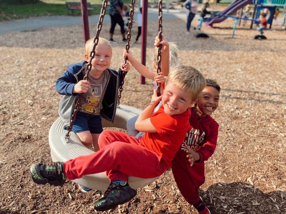 JS3 and JS4 love the park🩵 <a href="/StLukeEllacott/">Mrs. Ellacott</a> <a href="/StLukeNepean/">St. Luke School (Nepean)</a>