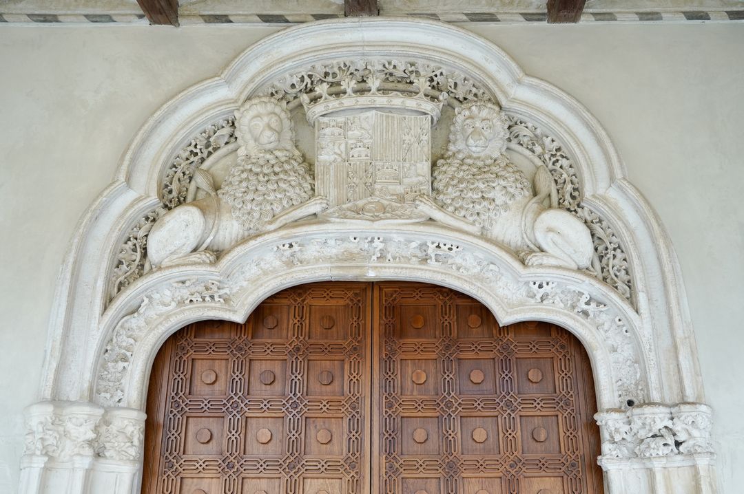 À #Saragosse, nous avons des lions partout!🦁

Sur les armoiries de la ville, sur le Pont de Pierre, sur les écussons des équipes de football et de basket... Et à l'entrée de la Salle du Trône de l'Aljafería! Y aviez-vous déjà prêté attention?🤓

📸IG laaljaferia

#VisitSaragosse