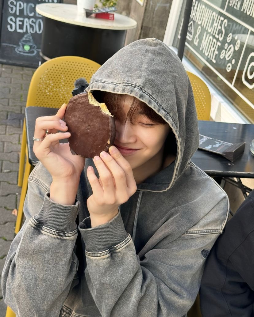 iuveunp's tweet photo. 우와 저거 뭐야 맛있어보인다 https://t.co/ZJL3zVaZEY
