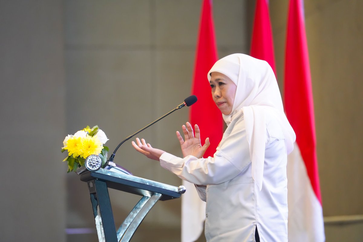 bbembbom's tweet image. Teladan inspirasi semua perempuan jawa timur #KhofifahIndarParawansa Arhan Solaria Sore Umur 25