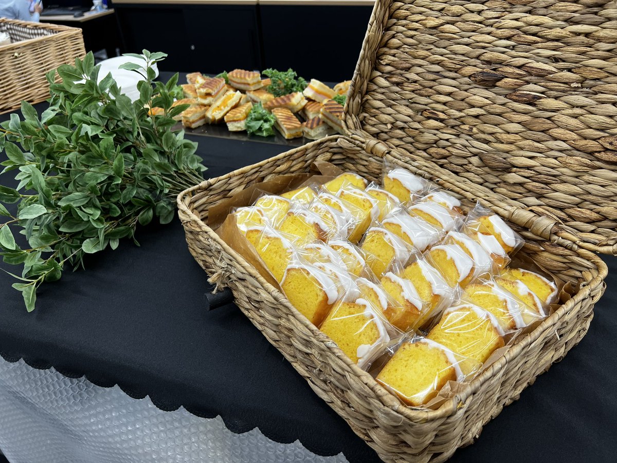 green_dining's tweet photo. 焼き菓子は、余ったらお持ち帰りいただけるよう個包装でご提供可能です。

Baked goods can be individually wrapped for you to take home if you have any left over.

#オフィスケータリング #officecatering 
#職場のひととき #WorkBreak
#greendining #chefservice https://t.co/pLdqhGD7KH
