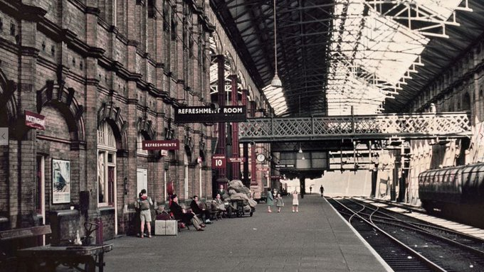 No1tingham's tweet photo. #Nottingham Victoria Station, 1960s. Credit: Ben Lamberhurst https://t.co/2jg8AUvrDg