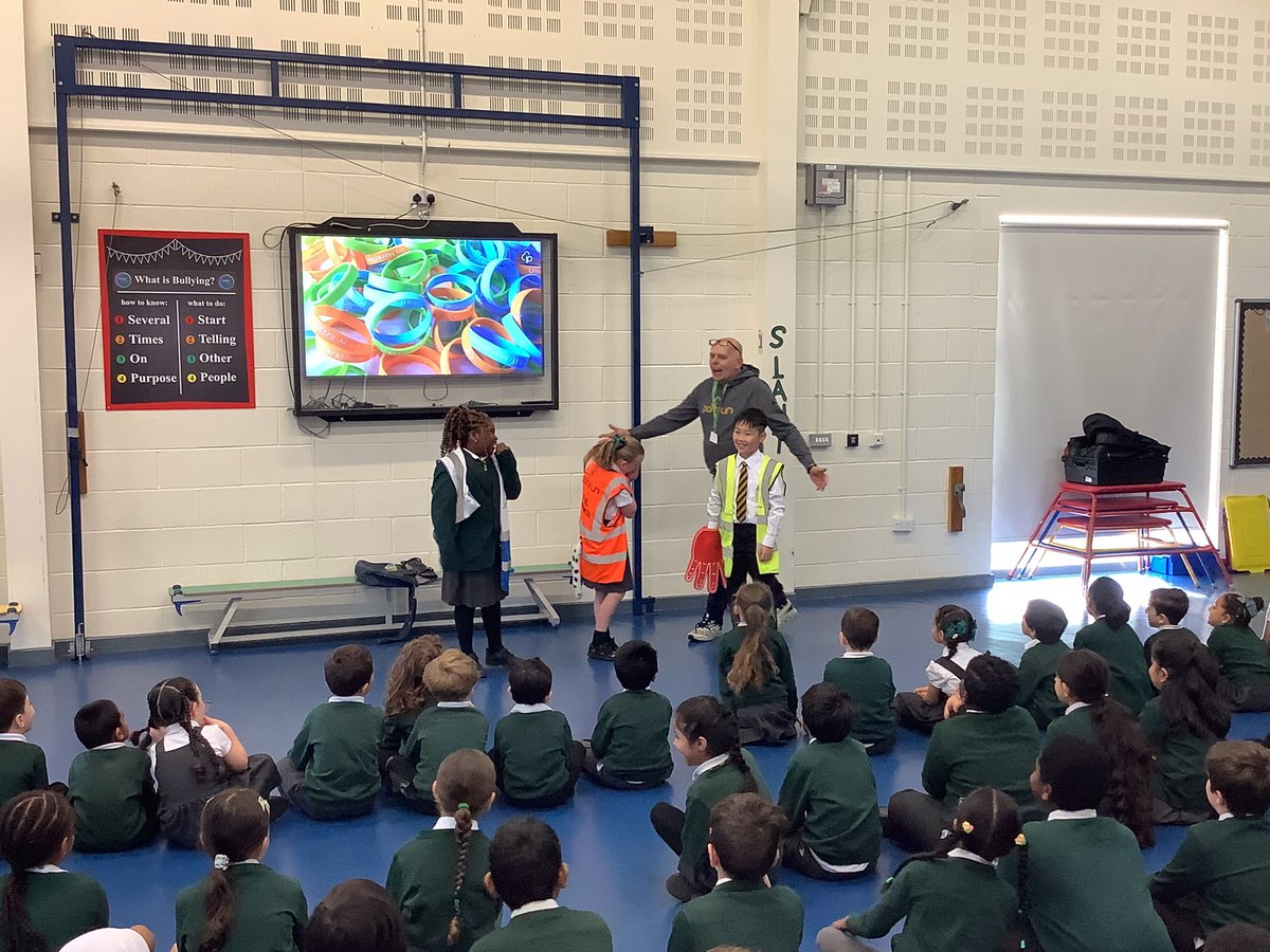 MissCrosslandHG's tweet photo. Today we learnt all about our local junior park run 🏃‍♂️ 🏃‍♀️ @hgprimary https://t.co/e1eL3tAk19