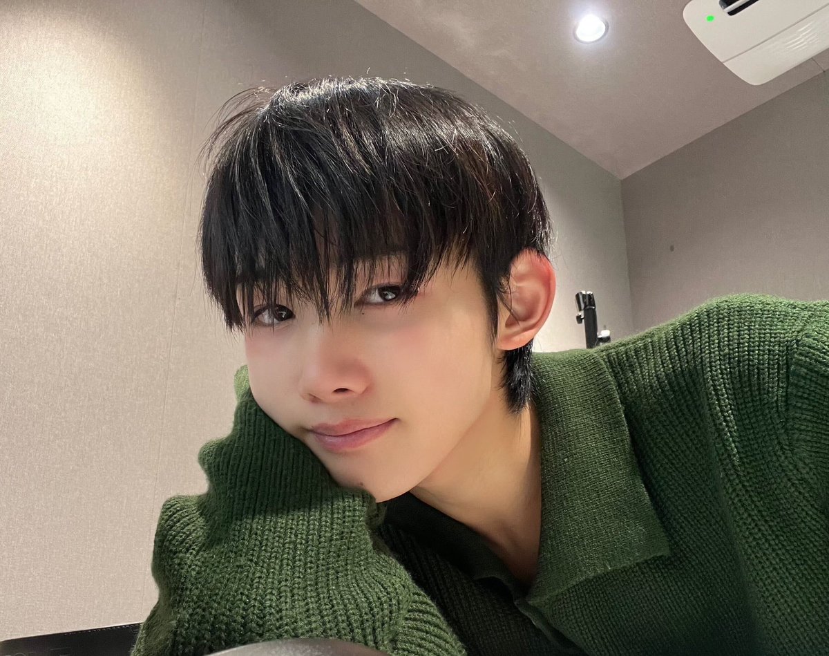 joversclub's tweet photo. 아니 남자 애교 에바야 ㅁㅊㅋㅋㅋㅋㅋ💗💗💗 https://t.co/vxxiYGCIAJ