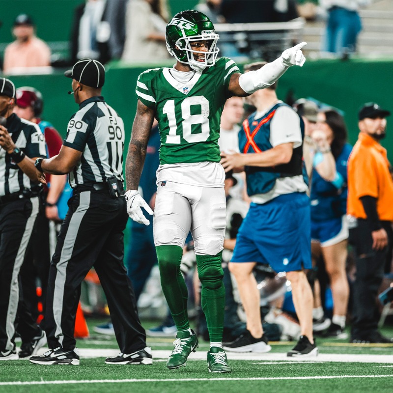 NYJetsinUKandIE's tweet photo. A contested catch machine - and so much more!

@DWyattHupton's latest article looks at the impact of @darealmike_dub on the Jets offence ahead of this weekend's contest in London! 🙌