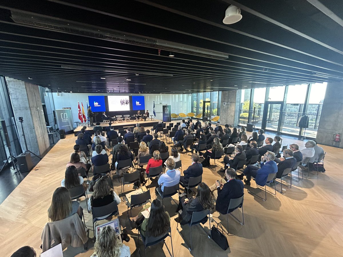 Starting 42th CLASF workshop at <a href="/ielawschool/">IE Law School</a> <a href="/IEuniversity/">IE University</a> on Private Enforcement of Competition Law , <a href="/barryjrodger/">Barry Rodger</a> welcome words, we have a full house!!