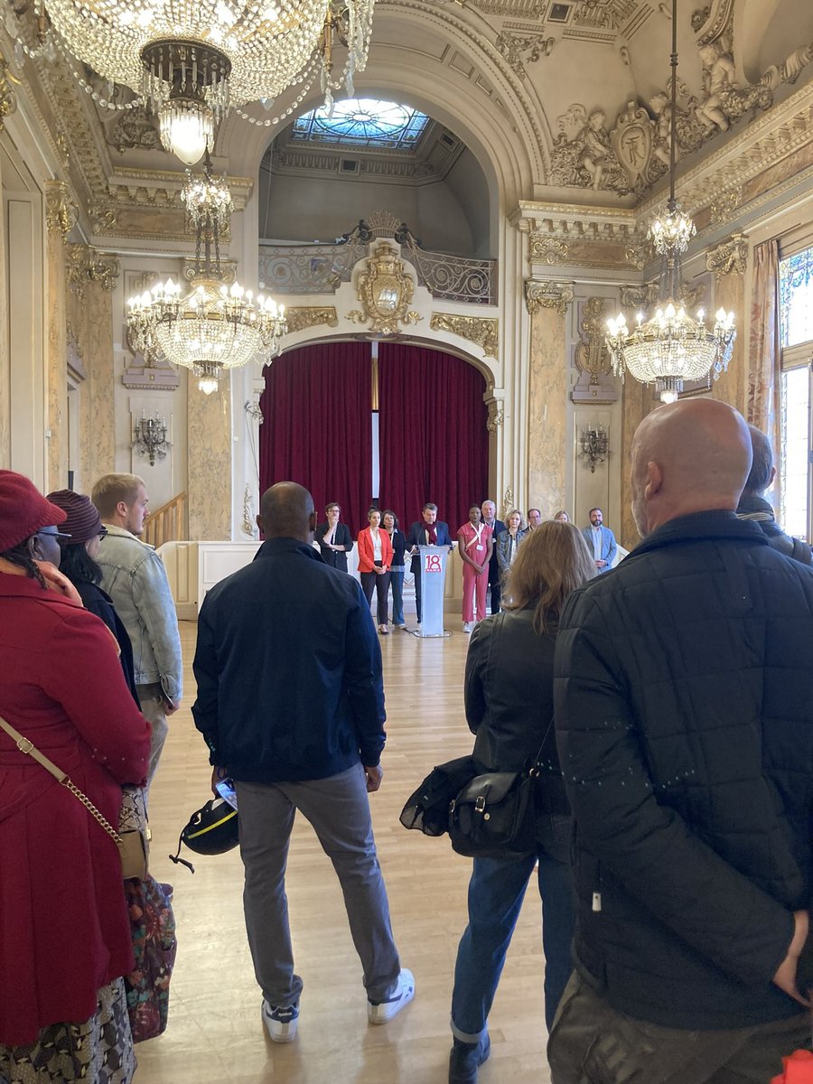 AyodeleIkuesan's tweet image. 📌Ce week-end, j’ai donné le départ de l’Urban Trail de Montmartre avec la @FduSouffle qui a récolté plus de 115000€ ! J’ai aussi accueilli les nouveaux habitants #paris18 ! 

Un week-end bien rempli avant de découvrir un glacier 🗻 hâte de vous en dire plus !