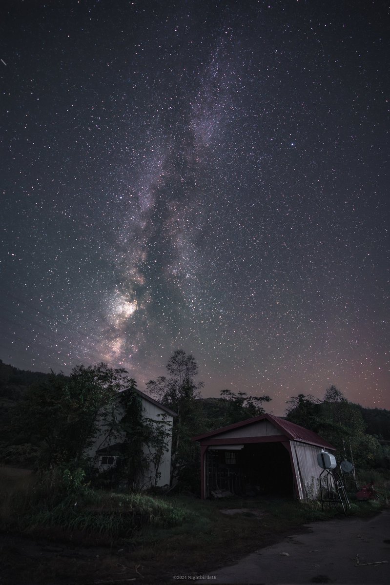 大地に還ろうとする廃屋と天に還る天の川

2024.09.28 撮影
#星
#星空
#天の川
#星景写真
#北海道の星景写真
#北海道が美しい
#東京カメラ部
#milkyway 
#tokyocameraclub 
#SonyAlpha 
#これソニーで撮りました
<a href="/sony_jpn/">Sony (Japan)</a>
<a href="/AlphabySony_JP/">Sony | Alpha (Japan)</a>