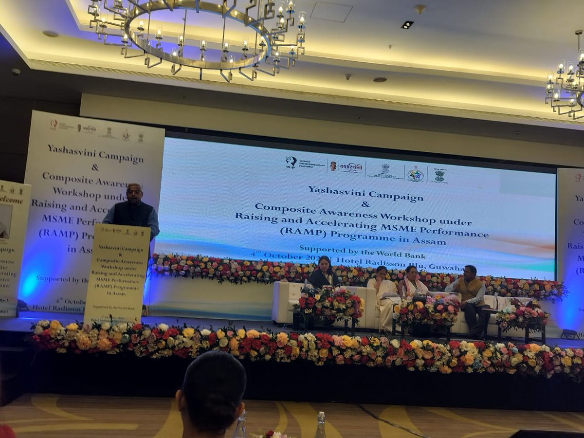 CGTMSEOfficial's tweet image. Shri Manish Sinha (@manishsinha68), @CEOCGTMSE addressed the audience at #Yashasvini Campaign &amp;amp; Composite Awareness Workshop under #RAMP in #Assam today.

#womanpower #Yashasvini #womenentrepreneur #SmallBusiness #CGTMSE #creditguarantee @dcmsmeoffice