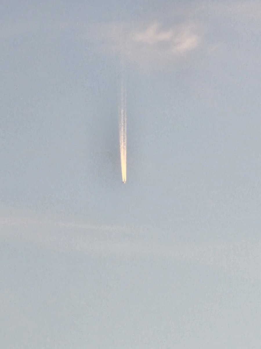 devalverdees's tweet image. Ya creía que no lo vería, pero hoy ha habido suerte y he podido ver el cometa