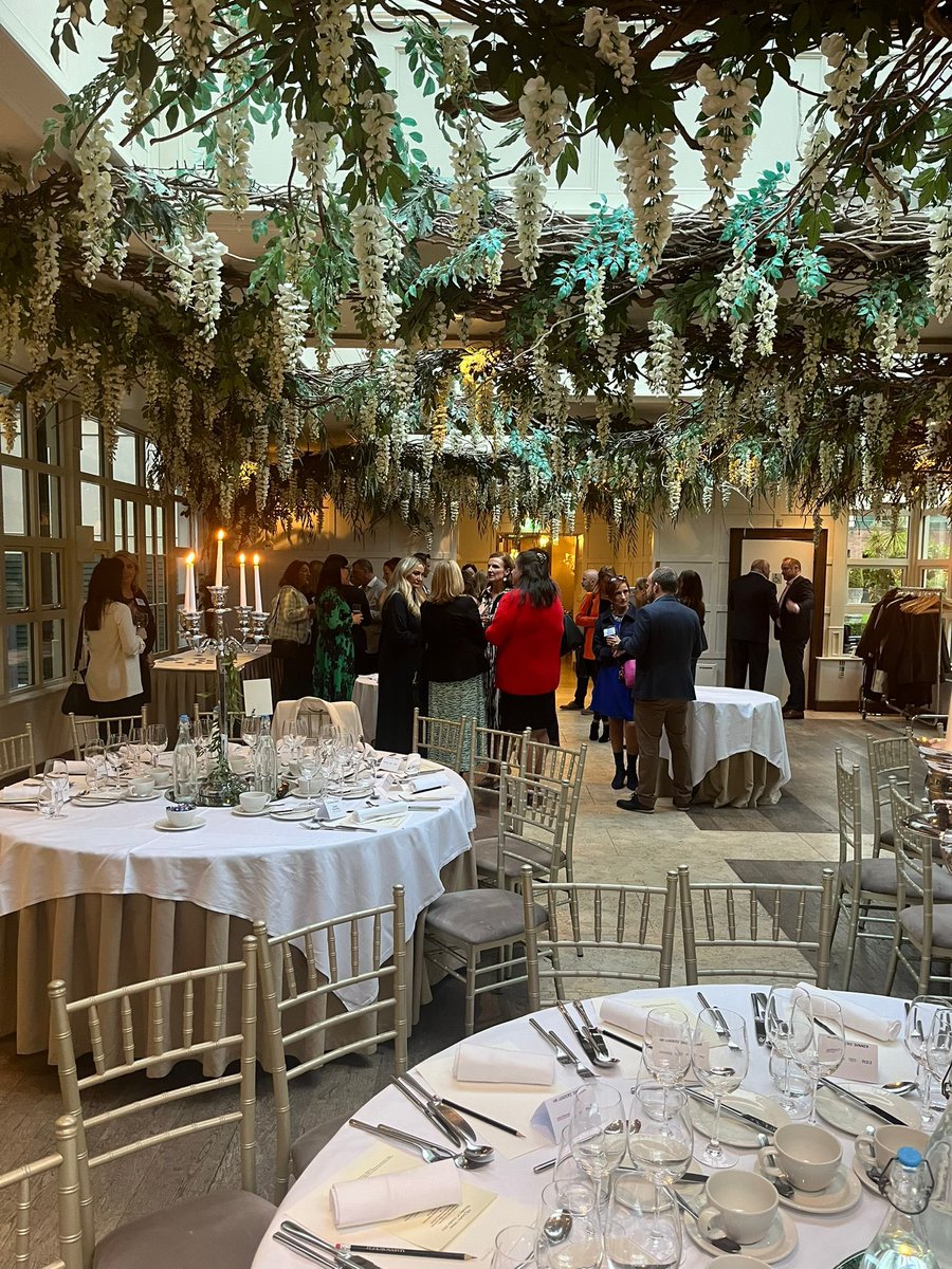 oconnor_donna's tweet photo. @TheMaryborough was the perfect location for our 2nd Cork HR Leaders event ! 45 senior HR professionals debated the pros &amp; cons of the modern workplace - inspired by our wonderful panel Tracy Gunn, Nicola McSweeney, Therese Hegarty) ! Sponsors @LayaHealthcare @cmcnjobs @RDJ_LLP https://t.co/PwZH0AXeSj