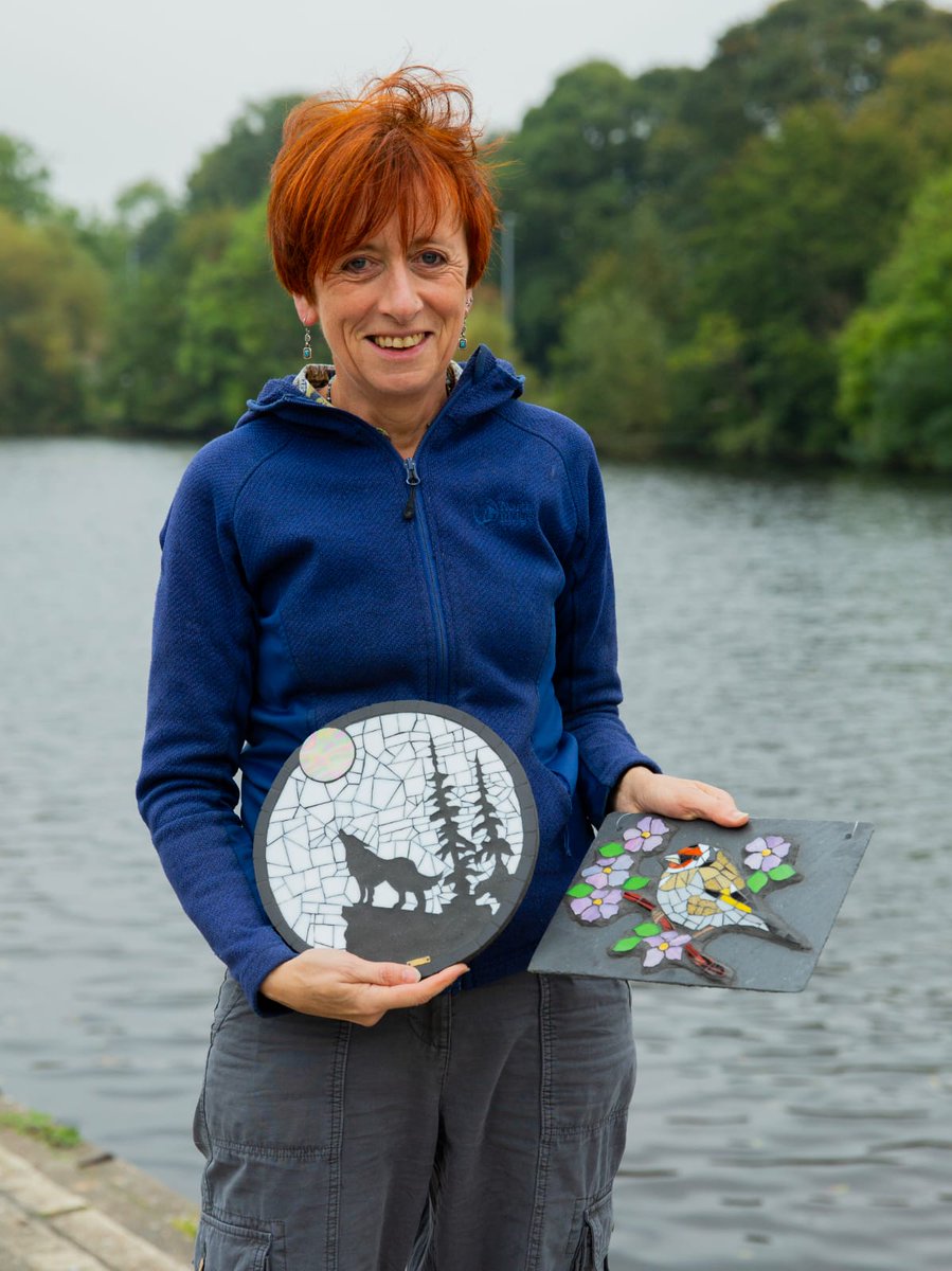 WildaboutOtley's tweet photo. We're thrilled to see a SNEAK PREVIEW 😍

Artists @francesktaylor &amp; Tim Gomersall show some artwork they'll exhibit at our #Wildlife Arts Festival this month 🎨

Festival dates 25 - 27th October, #Otley

Exhibition of 30+ artists &amp; photographers on 26th 10-4pm @OtleyCourthouse https://t.co/iefHsALEuT