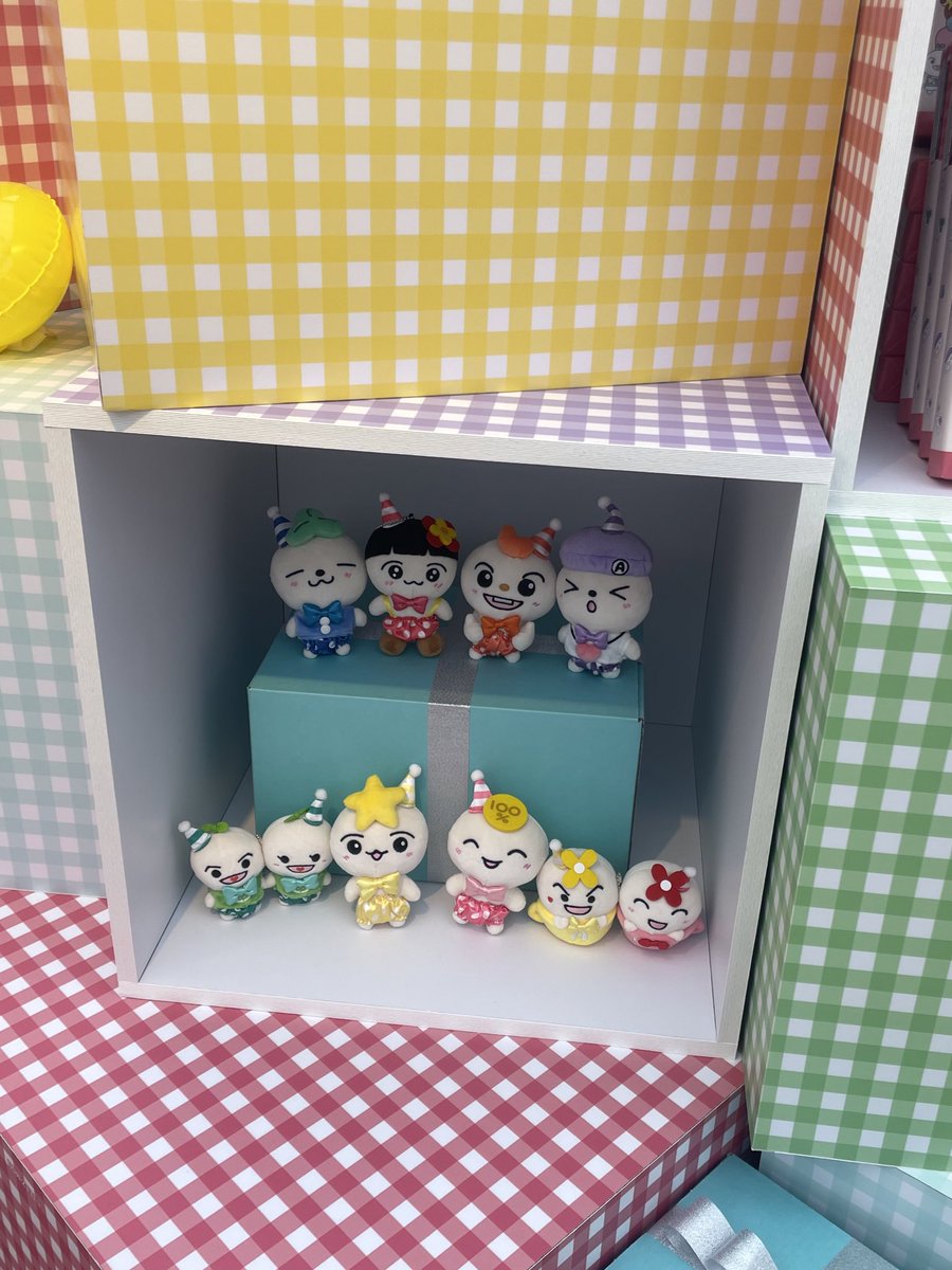 TEEZMON POPUP初日行ってきました🍀
めちゃくちゃ種類多かったよ！！(  ˶ˊᵕˋ)੭