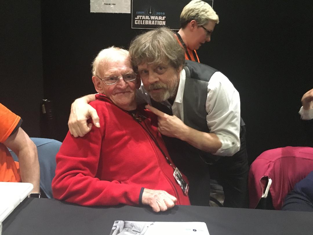I met Robert Watts on the very first day I reported to the studio for #StarWars  &amp; we became instant, lifelong  friends. He was a deeply gifted filmmaker &amp; had a long, remarkable career. I loved him dearly &amp; am so sorry he's no longer with us. I'll never stop missing him. 💔
