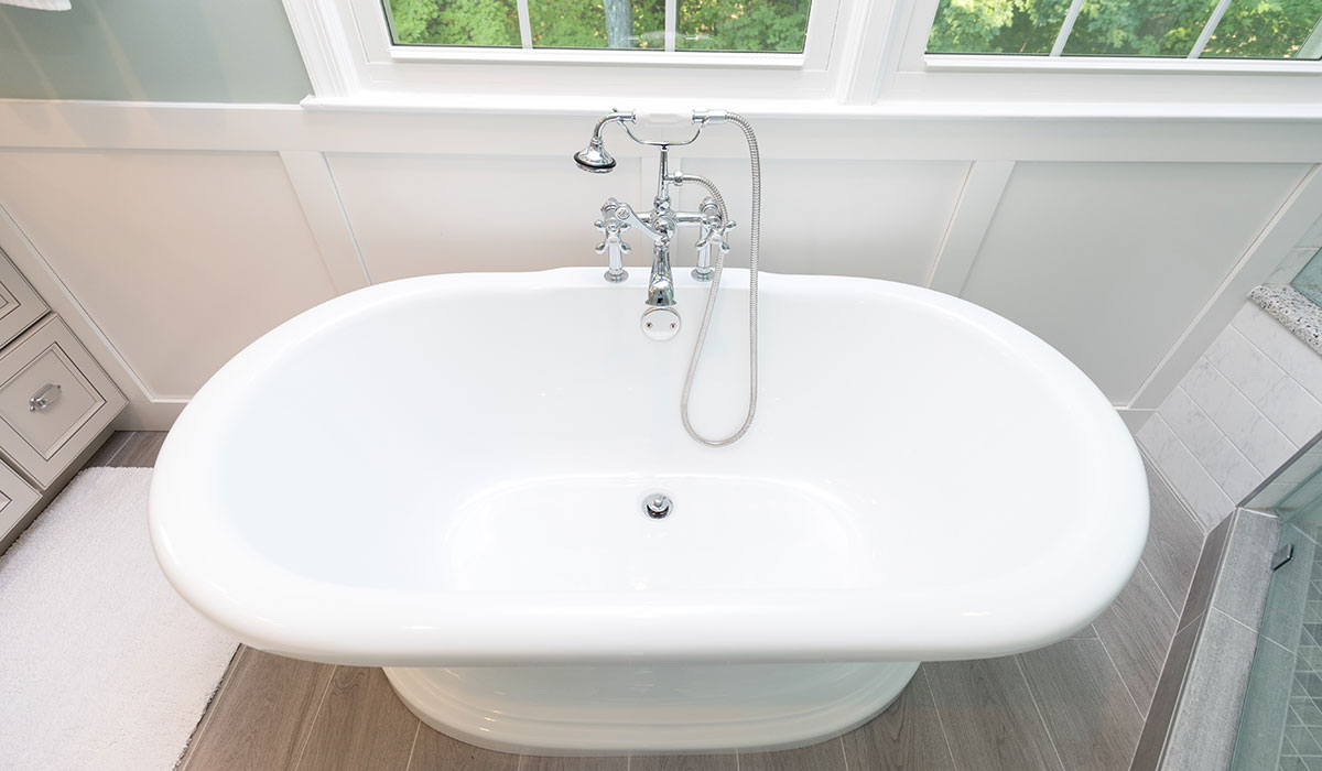 kbskitchenbath's tweet photo. Picture yourself soaking in this elegant freestanding tub, enjoying the ultimate weekend retreat. ✨ Ready to turn your bathroom into a luxury escape? Contact Pi Kitchen and Bath Shop for a free consultation! https://t.co/cPcJnwnnDx