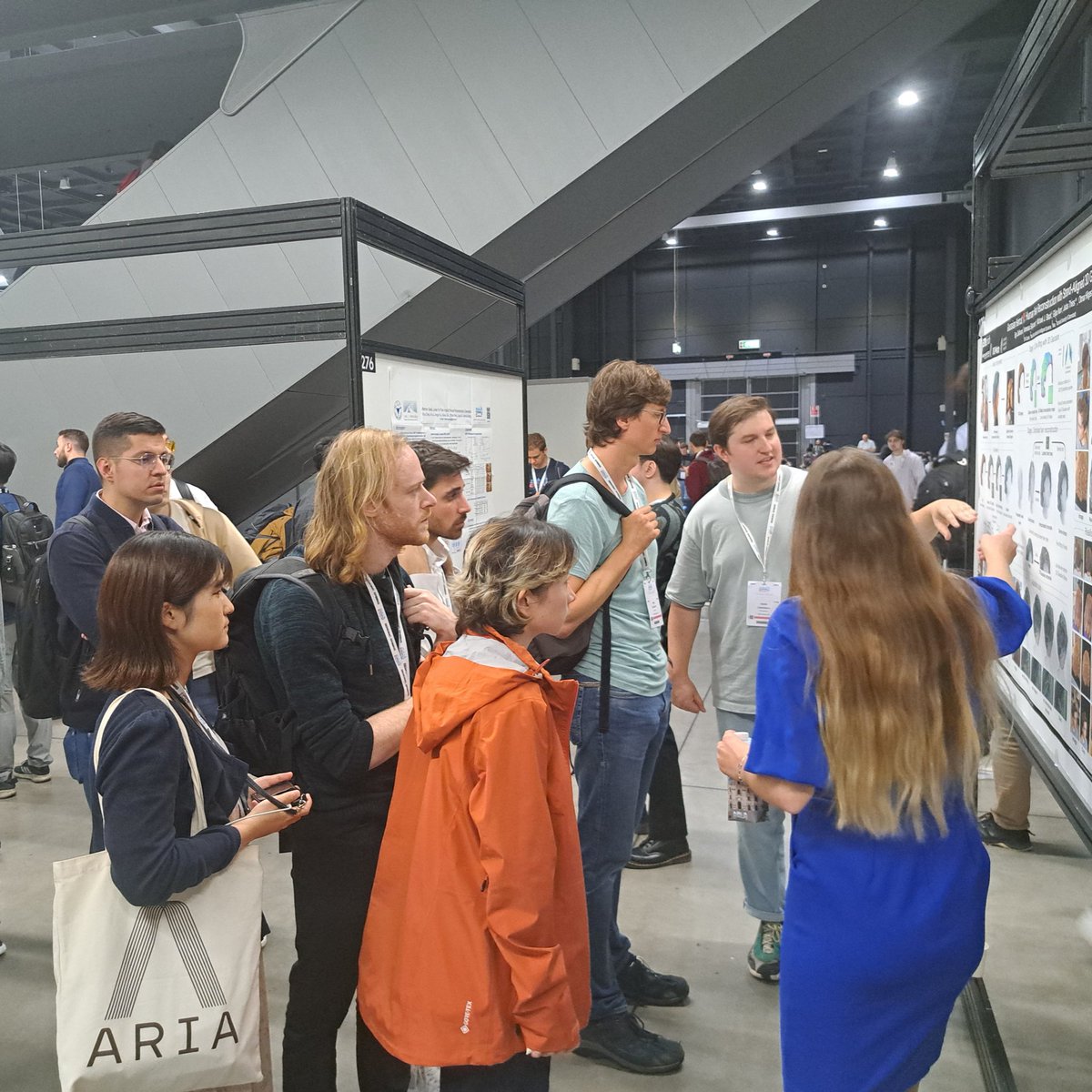 eozakharov's tweet image. Had a lot of fun presenting our poster yesterday with @ness_pirs! 😃 Talked with many people interested in strand-based hair modelling, so hopefully we’ll see more works in this area in the future.