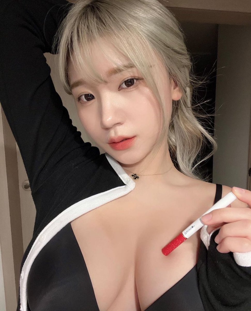 好想愛愛欸 
我摸你棒棒 你舔我鮑魚😳
大叔  單男  弟弟都可以喔 
有人來報名嗎 
見面就做 
可以嗎 😝 https://t.co/iBWSVrCcny