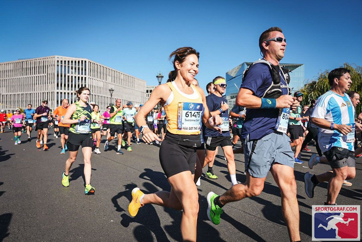 SSGisbertz's tweet image. Dear friends, family and patients. Thank you so much for your donations! I thought about you during the race and it helped me finish in 03:44! We reached 5725 euro’s and this will help us with #esophagealcancer and #gastriccancer research #berlinmarathon steunamsterdamumc.nl/fundraisers/su…