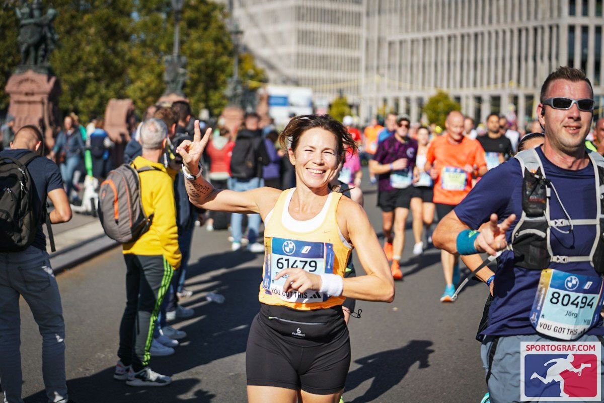 SSGisbertz's tweet image. Dear friends, family and patients. Thank you so much for your donations! I thought about you during the race and it helped me finish in 03:44! We reached 5725 euro’s and this will help us with #esophagealcancer and #gastriccancer research #berlinmarathon steunamsterdamumc.nl/fundraisers/su…