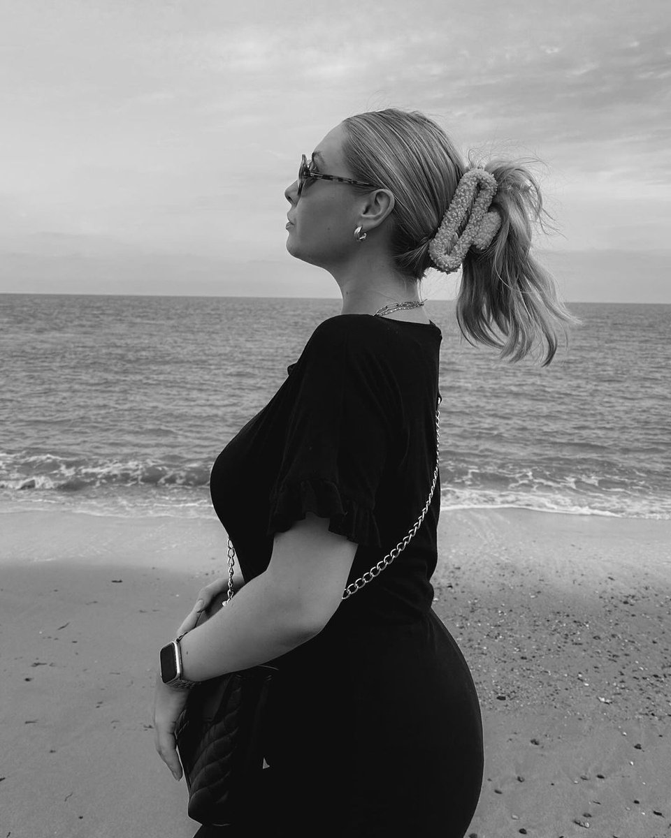 migueliko_tnt's tweet photo. Thereโs a black dress for every occasion โจ๐ค Soaking up the last bit of Summer #asosdress #littleblackdress #blackdress #dress #beach #beachootds #beachlife #asoscurve #asos https://t.co/Oa7X3I0ouR