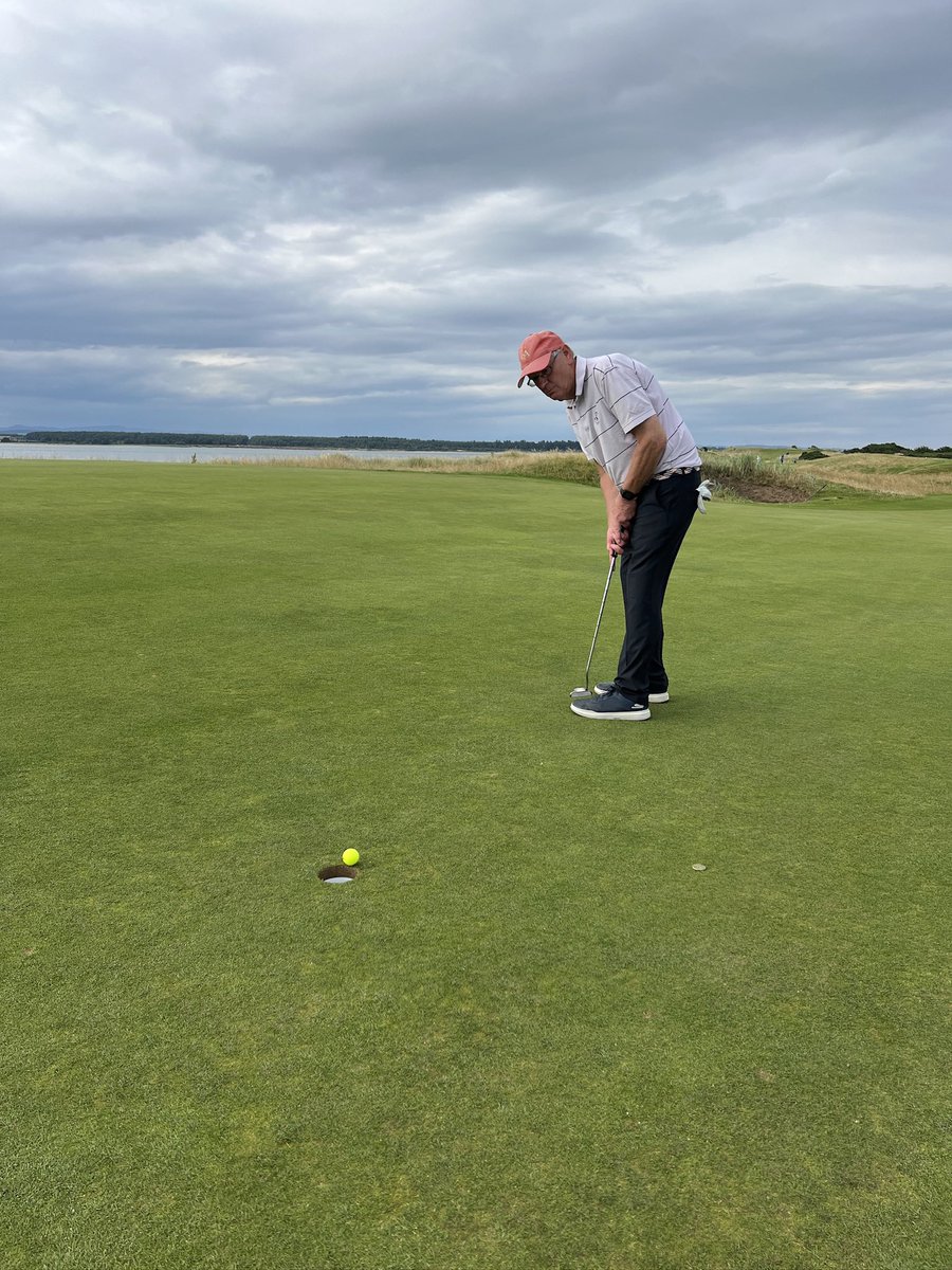 Roger Hermiston tweet media