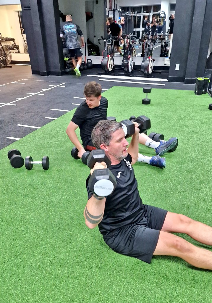 Putting the boys through their paces! <a href="/_Power_Coaching/">Power Coaching</a> great first session.

Hopefully quick recovery before game tomorrow! 😅

#uptherangers 🟢⚫️⚪️
#doms
#gains