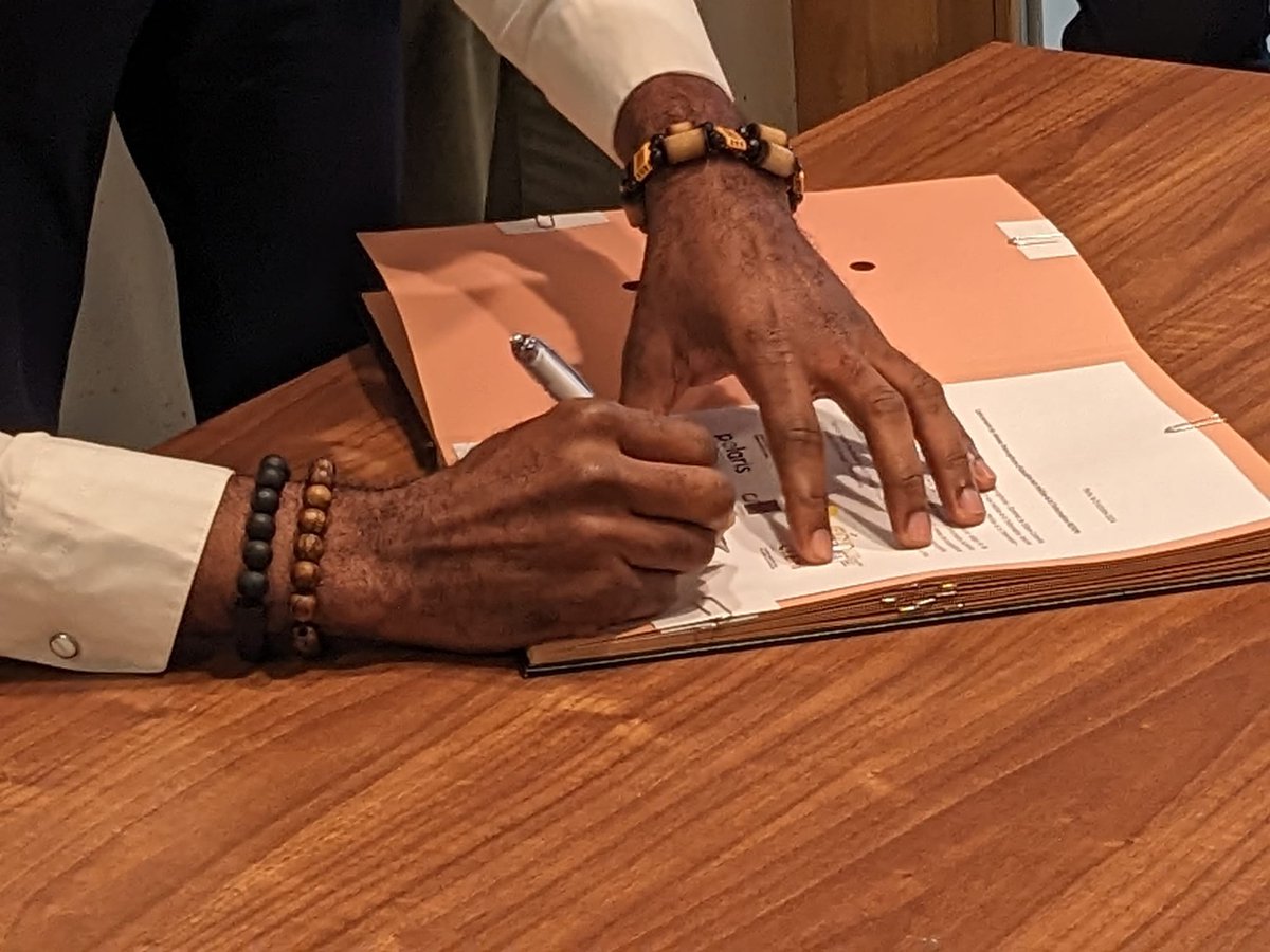 🍻 Création du Réseau francophone d'éducation aux médias et à l'information (REFEMI) ce 3 octobre 2024 à Paris.
7 organisations de 7 pays à la coordination 
-France (Le CLEMI à la présidence 
-Cameroun,  Vice Présidence
-Canada
-Belgique
-Cote d'ivoire
-le Sénégal