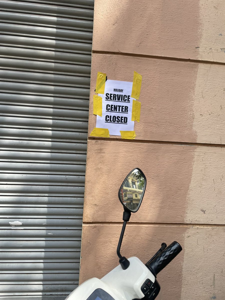 PuneethCpp's tweet photo. OLA HYPER SERVICE😂 another joke from@OlaElectric 
Here is 2 practical ex at ola Sunkadakatte

02/10/24 Ticket #05472384: Service center closed.

04/10/24 Ticket #05505702: Service center not allowing anyone inside and shutter closed
@NDTVProfit @olablrclub @bhash @ola_paparazzi https://t.co/oCp53kSLHa