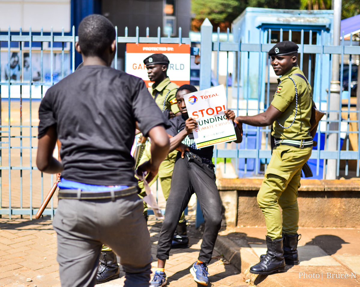JusticeUg256's tweet image. Early today as we matched to the EU offices, two of our students were arrested by the police as we delivered a petition to the @EUinUG. We demand for their unconditional release. #StopFossilSubsidies @stopfossilsubs
