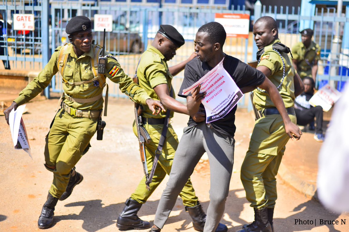 JusticeUg256's tweet image. Early today as we matched to the EU offices, two of our students were arrested by the police as we delivered a petition to the @EUinUG. We demand for their unconditional release. #StopFossilSubsidies @stopfossilsubs