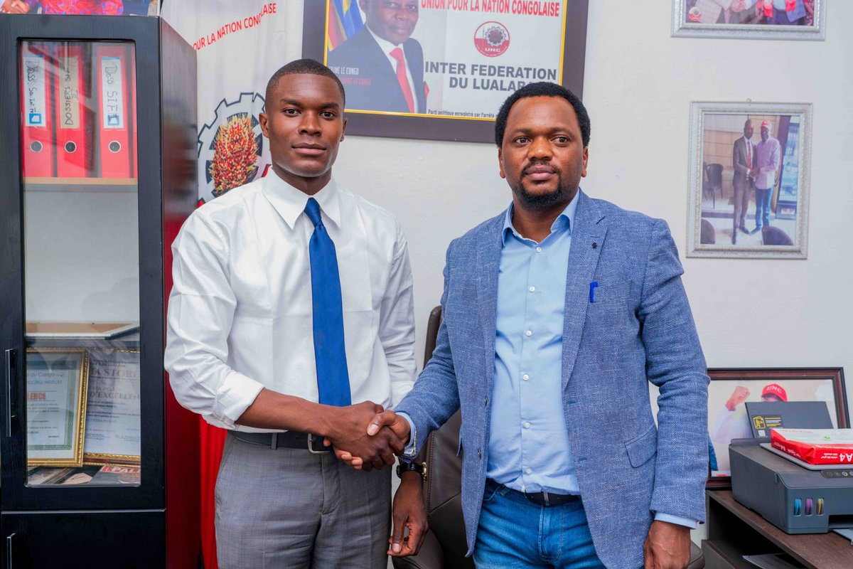 L’inter fédéral de l'<a href="/UncKolwezi/">UNC Lualaba</a>, <a href="/ChristianMasud_/">Christian Masudi</a>, a reçu jeudi 03 Octobre,le Président de la jeunesse ville de #kolwezi , le camarade <a href="/joe_mujinga/">JO KAPENDA M. KM</a>, venu lui présenter son ouvrage «Nouveau Congo intègre»