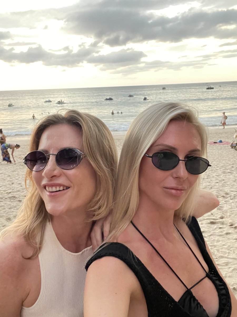 GM and Happy Friday to all the people that say it back 🤍

Have a good one!