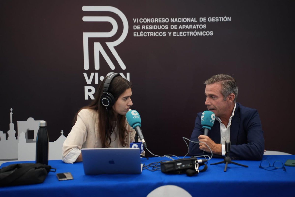 CongresoRAEE's tweet photo. 🎙️El secretario general de @FECE_electro, Alfredo Gosálvez y Andreu Vilà, vicepresidente de #OFIRAEE han estado hoy en @COPE para hablar sobre #VICNRAEE y sobre la gestión de los #RAEE
https://t.co/gbpidZf4bc https://t.co/cLdJzO3uIS